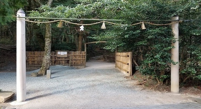 八重垣神社奥の院の入口