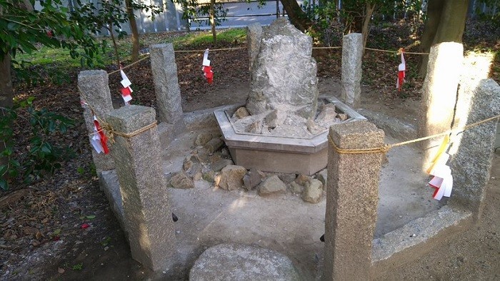 椿神社の祓い岩