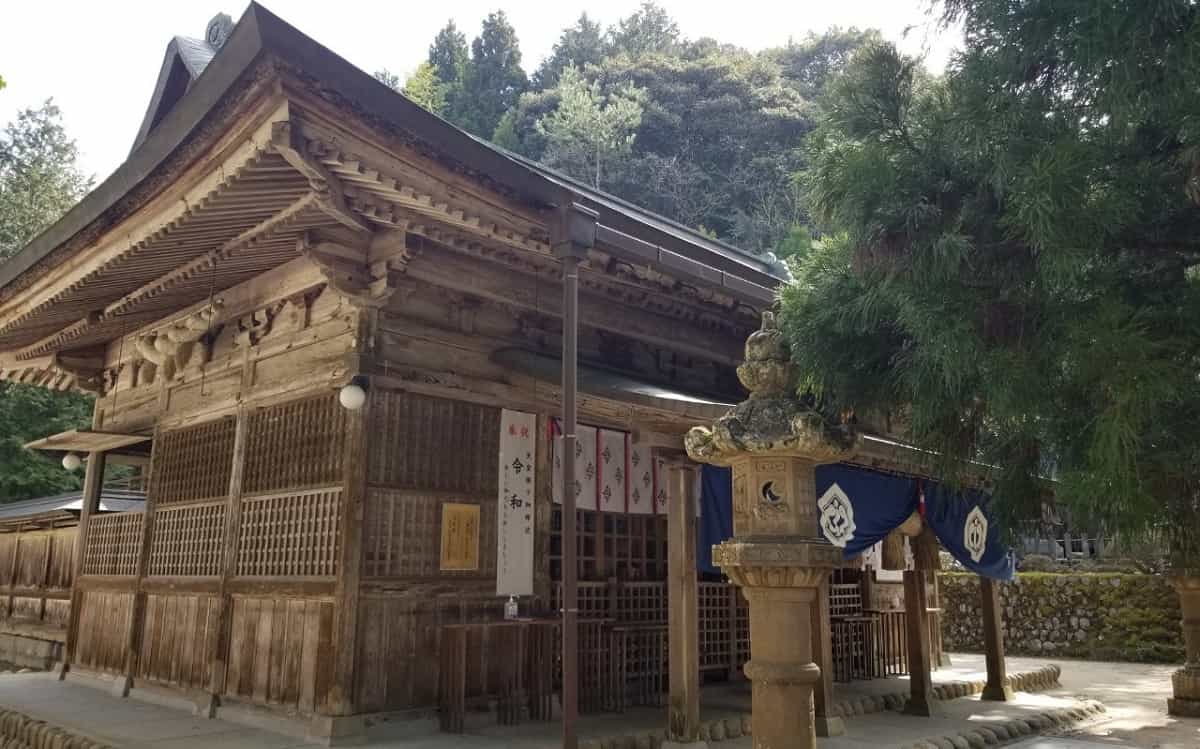 玉造湯神社拝殿の正面