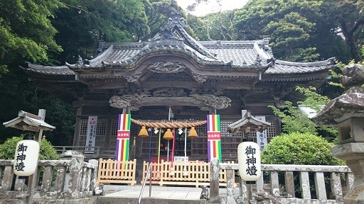 白濱神社の拝殿